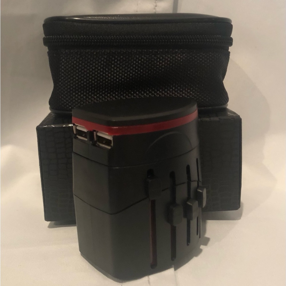 Froid T2208 Universal Travel Adapter